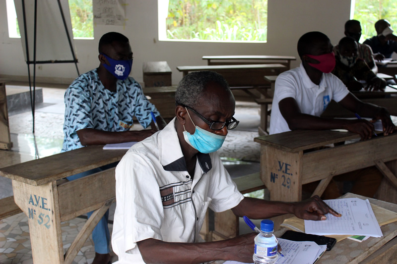 Formation des aviculteurs en production de poulets de chair