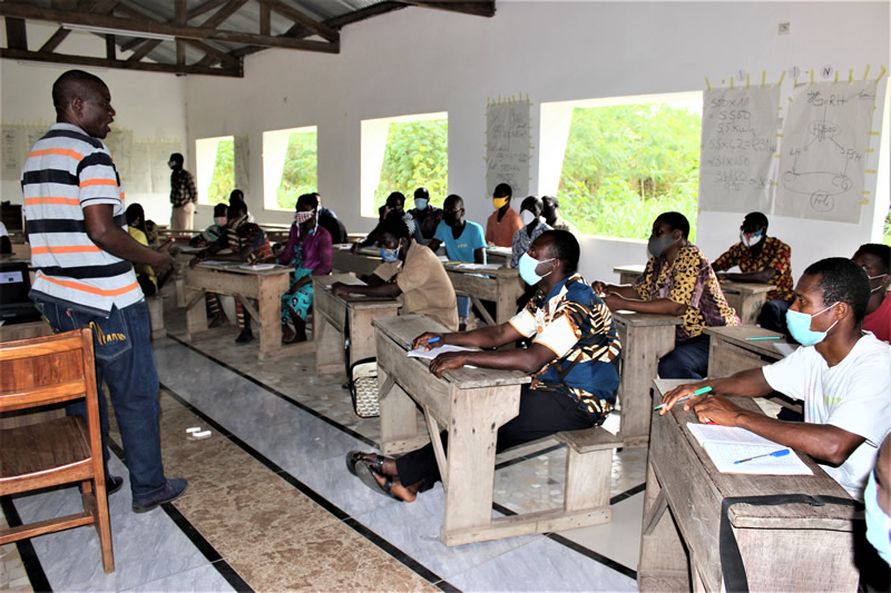 Formation des aviculteurs en production de poulets de chair